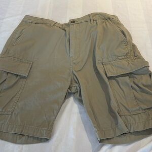 Levi’s cargo Size 34 🥾